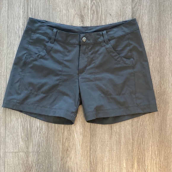 Patagonia Shorts Size 6 - Picture 1 of 4